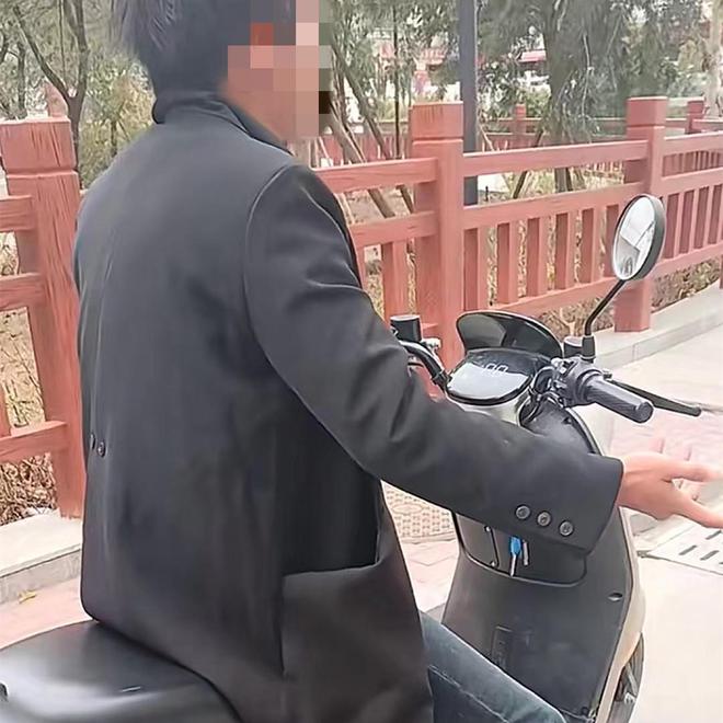 福建男子捡到包包后失主说有900元救命钱他捡到时没有那么多(图2)