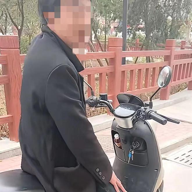 福建男子捡到包包后失主说有900元救命钱他捡到时没有那么多(图3)